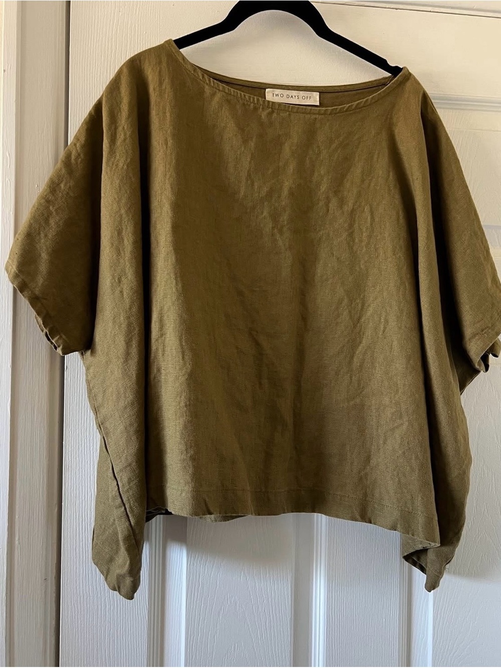 Two Days Off Moss Boxy Linen Top